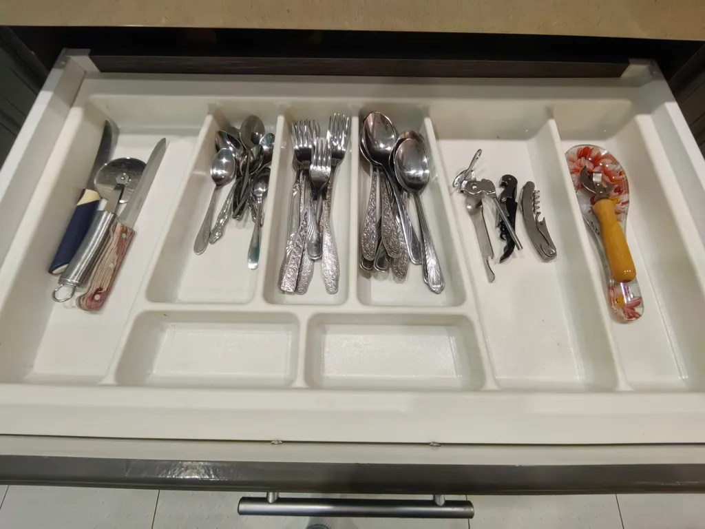 3 комнатная квартира на Обороне на 20-м этаже