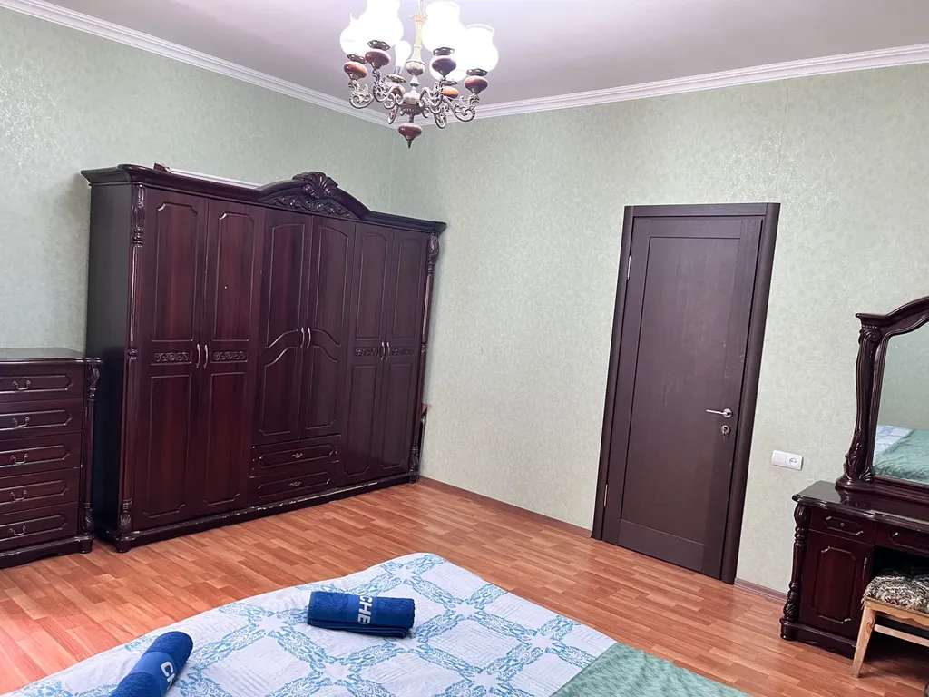 Большая и просторная квартира с двумя балконами в центре