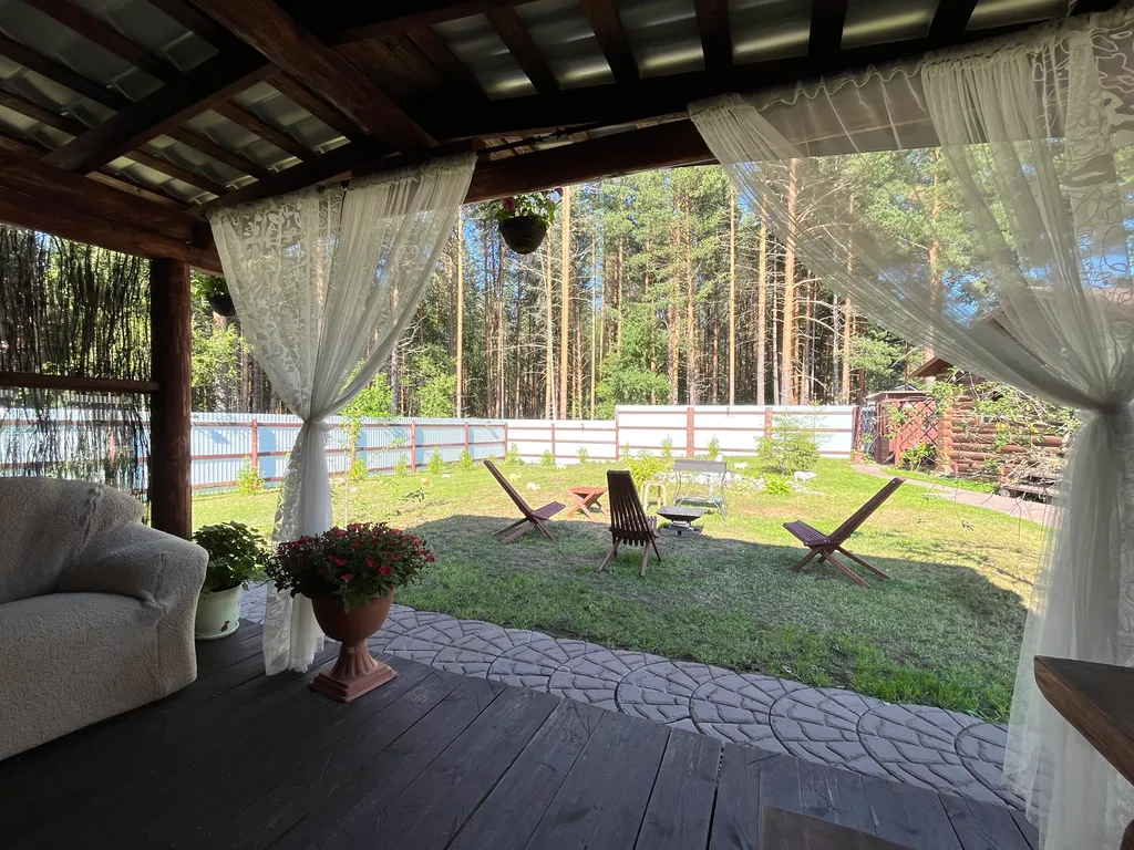 Коттедж Гостевой домик в Сосновом бору — Деревянное