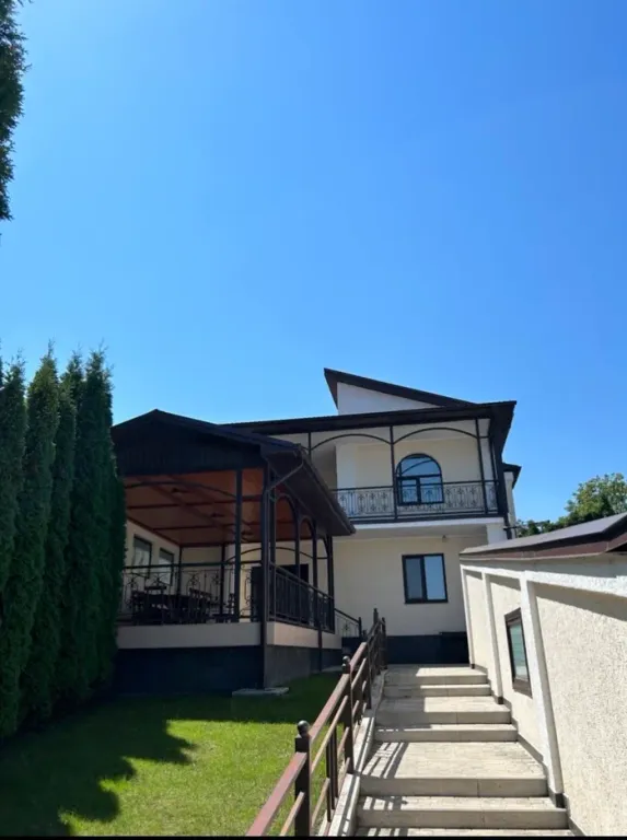 Просторный дом в районе центра