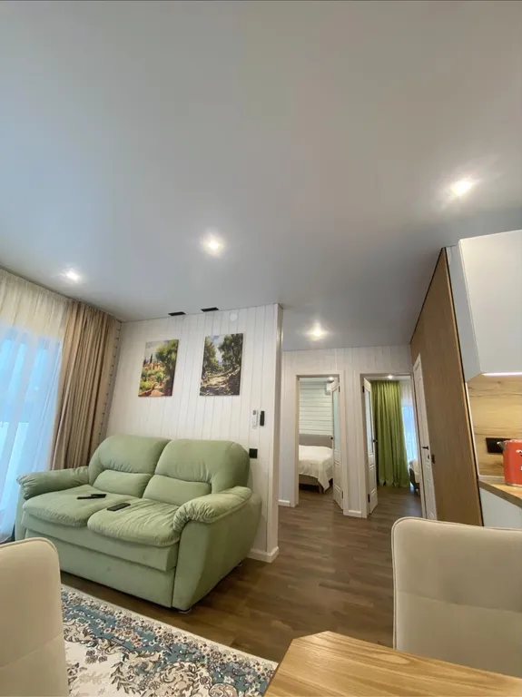 Коттедж Дом с видом на озеро и фруктовый сад — Луга