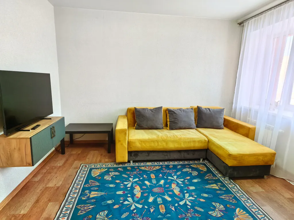 Уютная, квартира в самом центре Левого берега — аренда посуточно в Омск