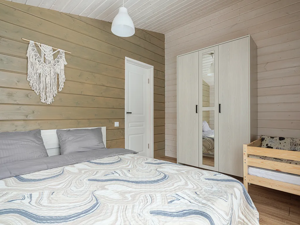 Уютный семейный дом с камином