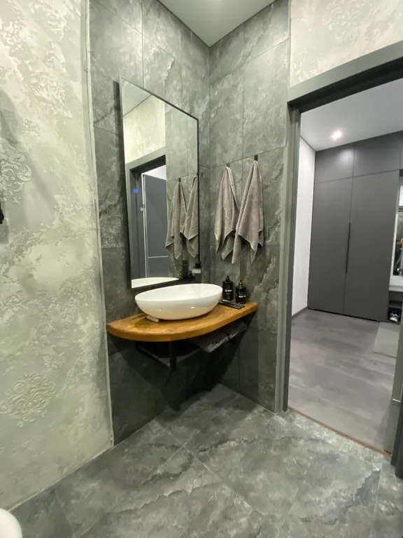 Студия с дизайнерским ремонтом