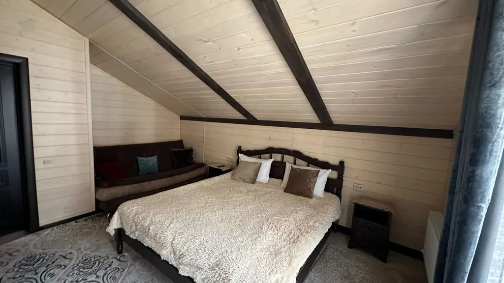 Шале с видом на горы и реку moon house arkhyz