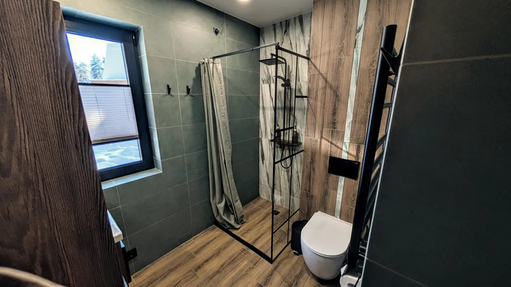 А-фрейм на нарочи видом на лес в 10 минутах ходьбы от пляжа