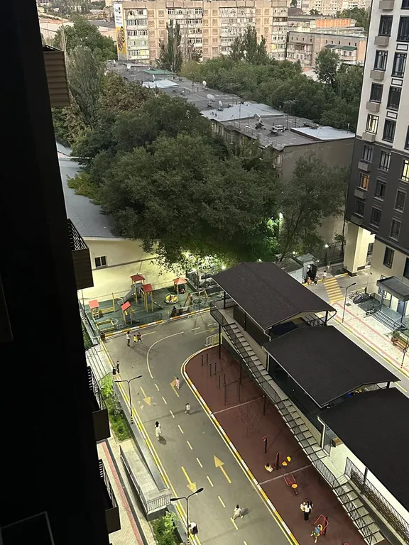 Continental apt near complex Vefa center