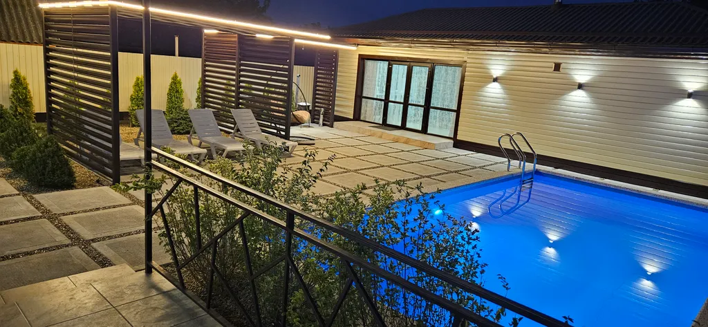 Коттедж Дом с баней и бассейном — Елизаветинская