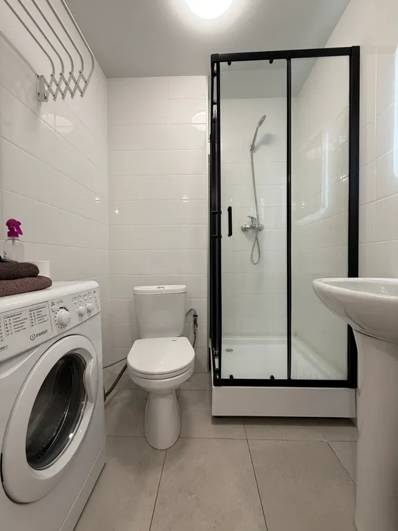 Тут хорошо на Космонавтов