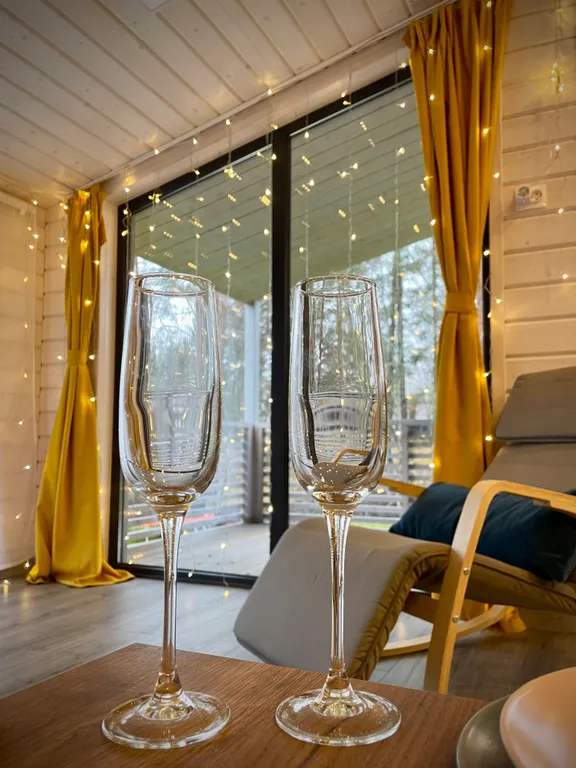 Коттедж Уютный дом с горячей купелью — Стеклянный