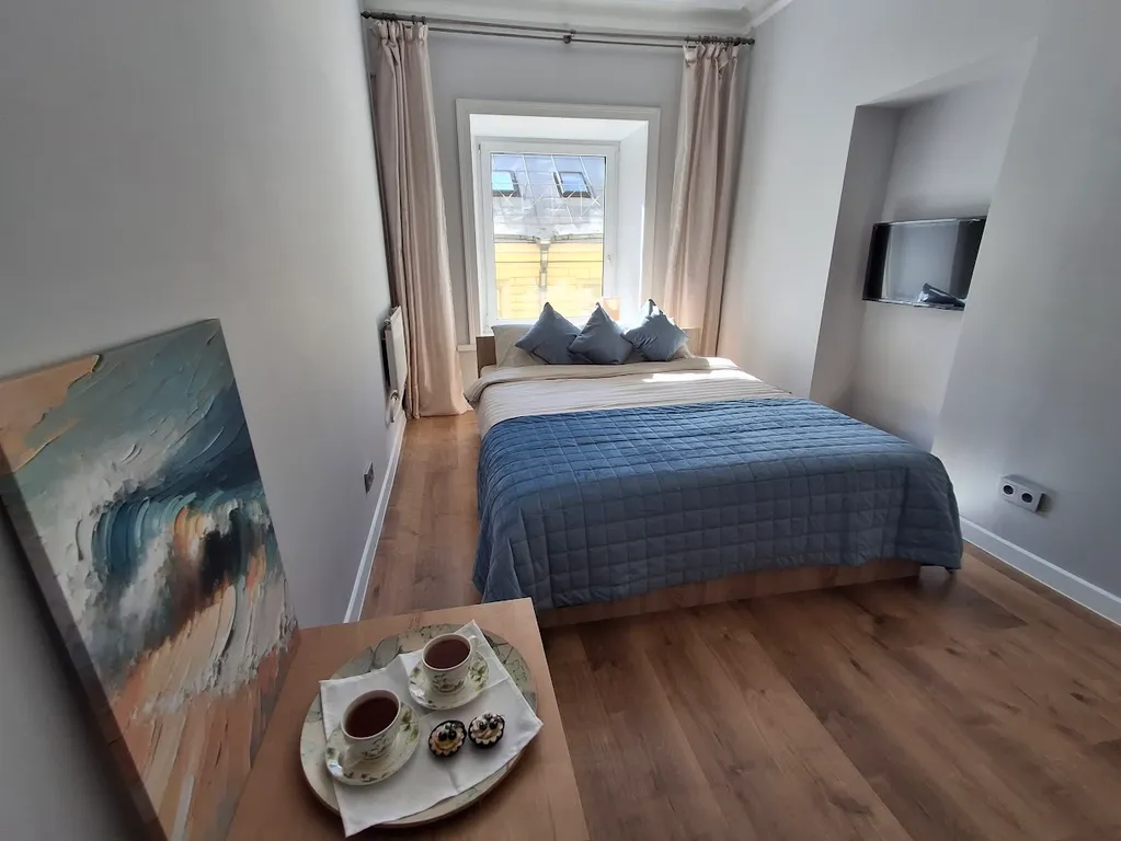 Квартира с новым ремонтом в 300 м от Эрмитажа в части Владимирского дворца