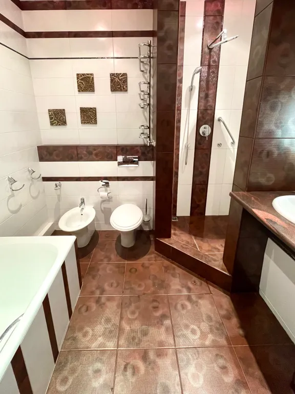 Апартамент с видом на море в жилом комплексе с бассейном