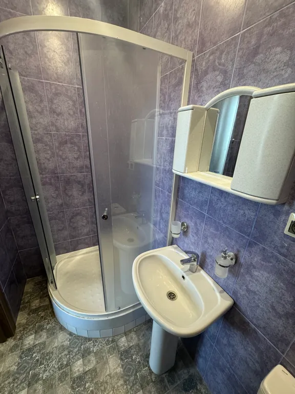 Четырехместный Люкс студия со своей кухней и отдельным входом