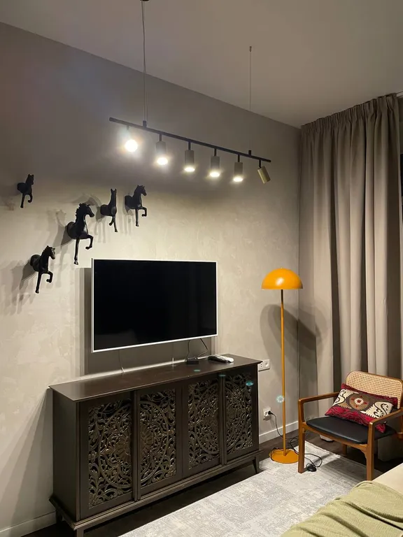 Трёхкомнатная квартира с элементами колониального стиля у подъемника