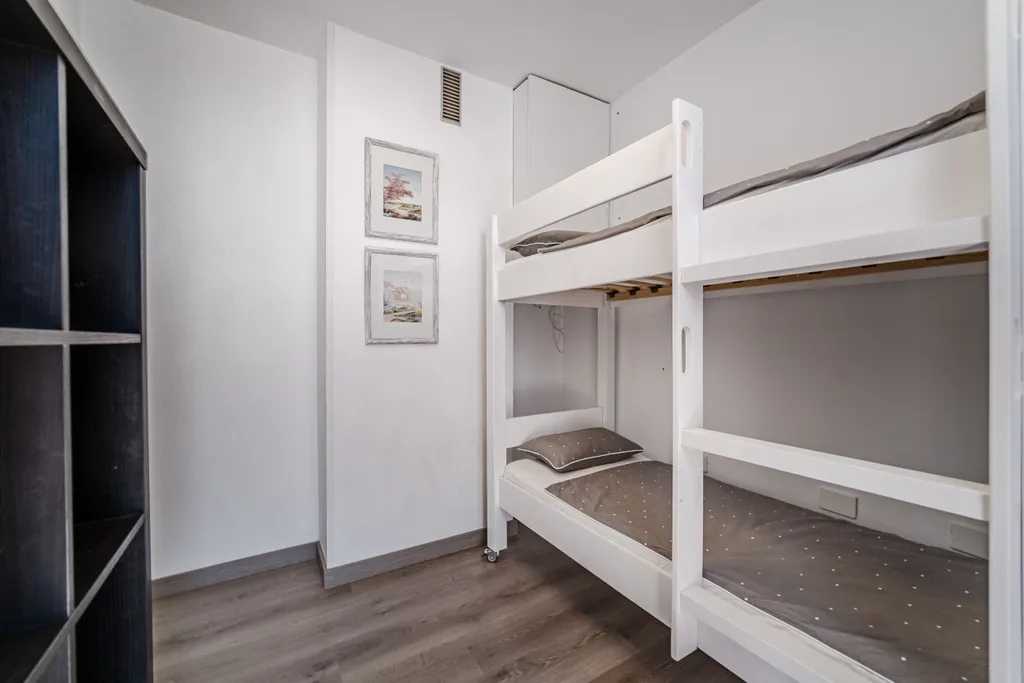 4-комнатная Квартира