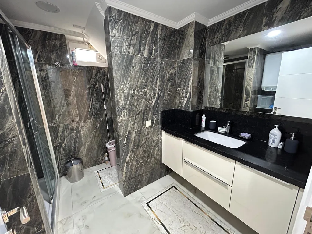 Около моря со своим пляжем