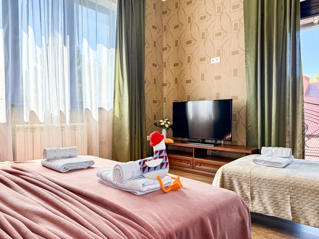 Трехместный делюкс с балконом, 3 минуты до моря, центр, парковка