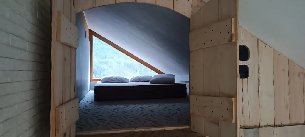 Двухуровневая квартира с панорамным видом в центре