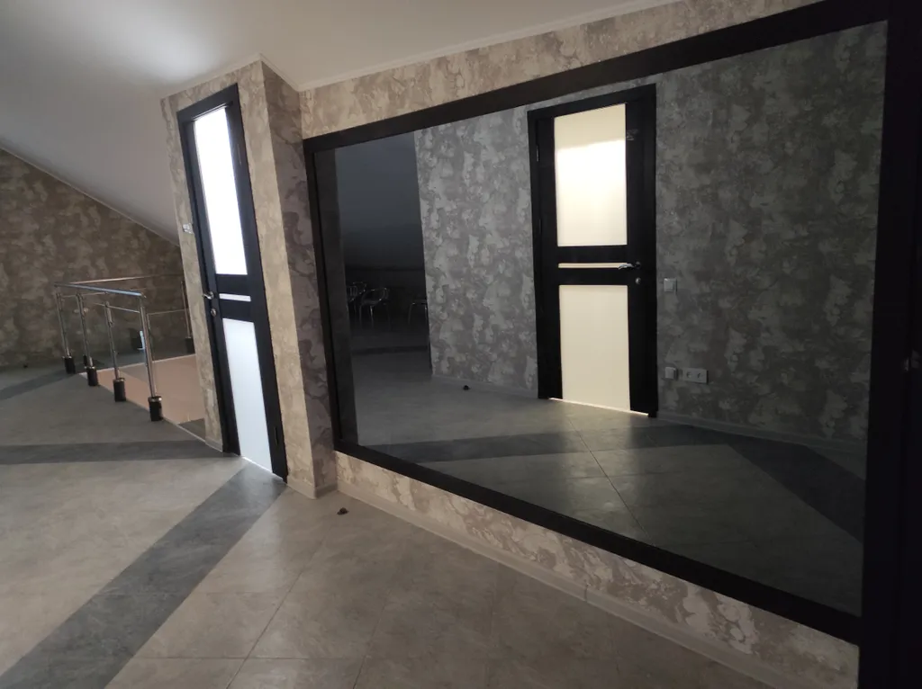 Коттедж с баней и бассейном на участке 6 соток