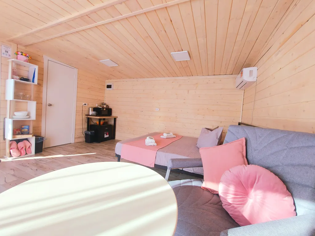 Дом с розовым чаном