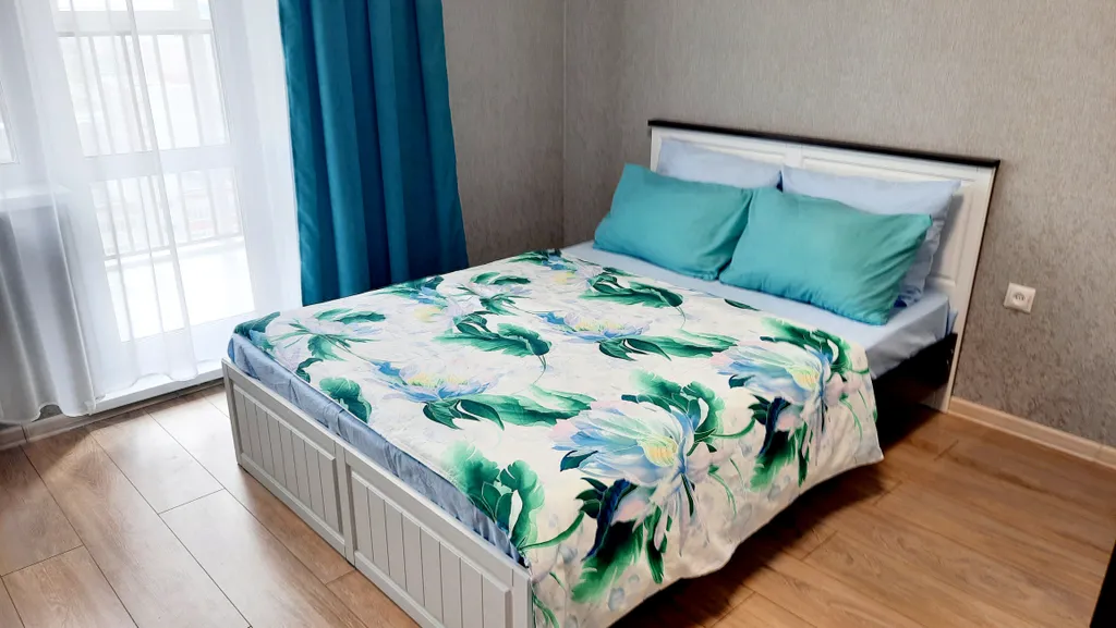 Квартира Студия с отличными видовыми характеристиками — аренда посуточно в Тобольск