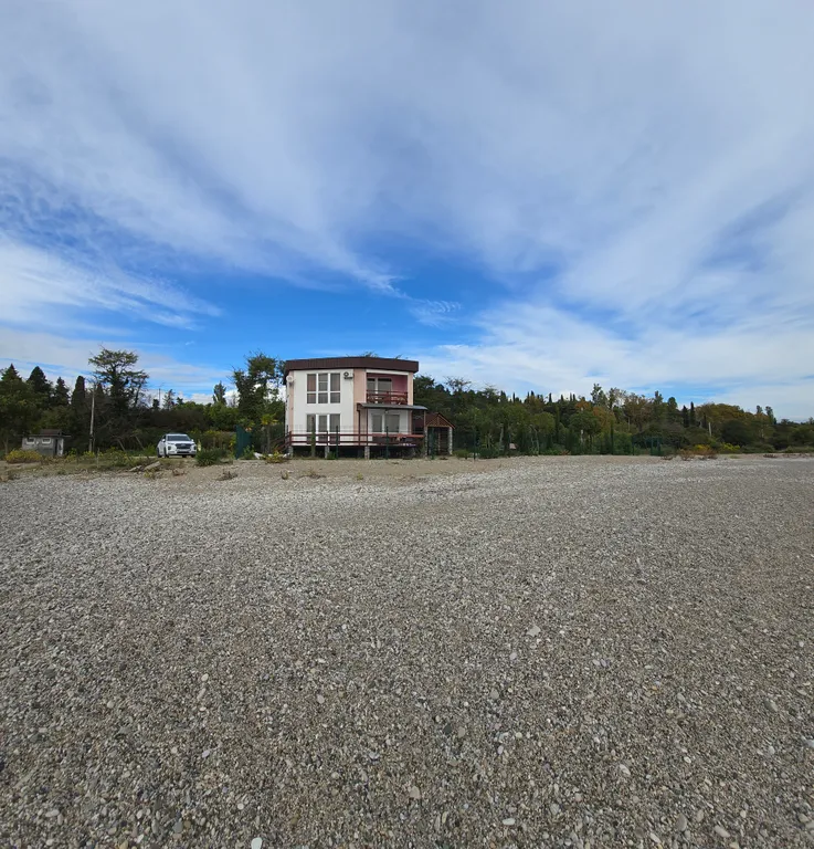 Дом-коттедж на берегу моря Изумрудный берег