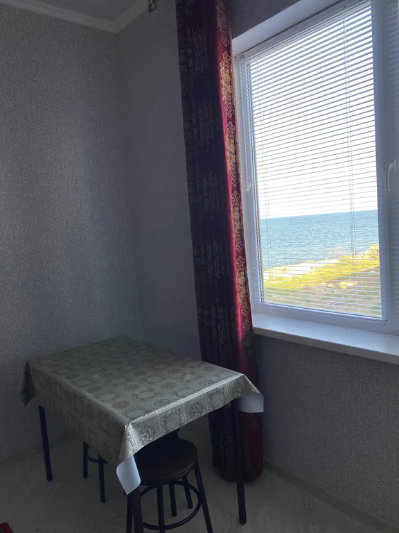 Квартира находится на берегу городского пляжа