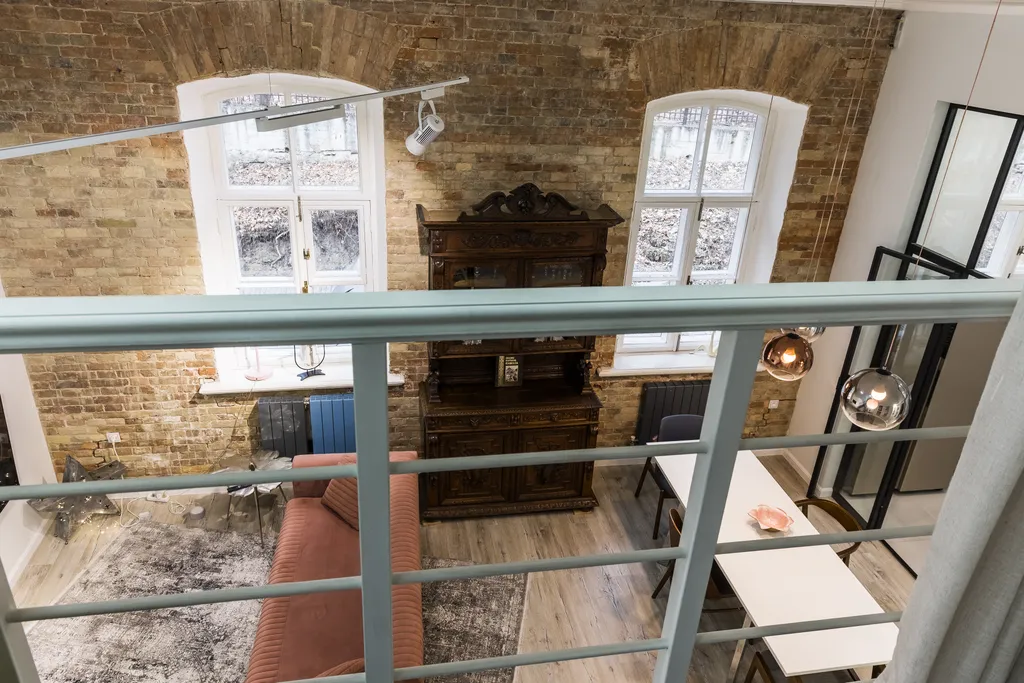 Трехуровневая квартира в историческом доме в центре города