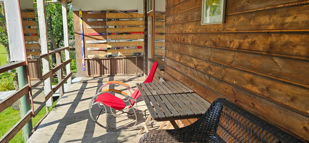 Номер рядом с лесом