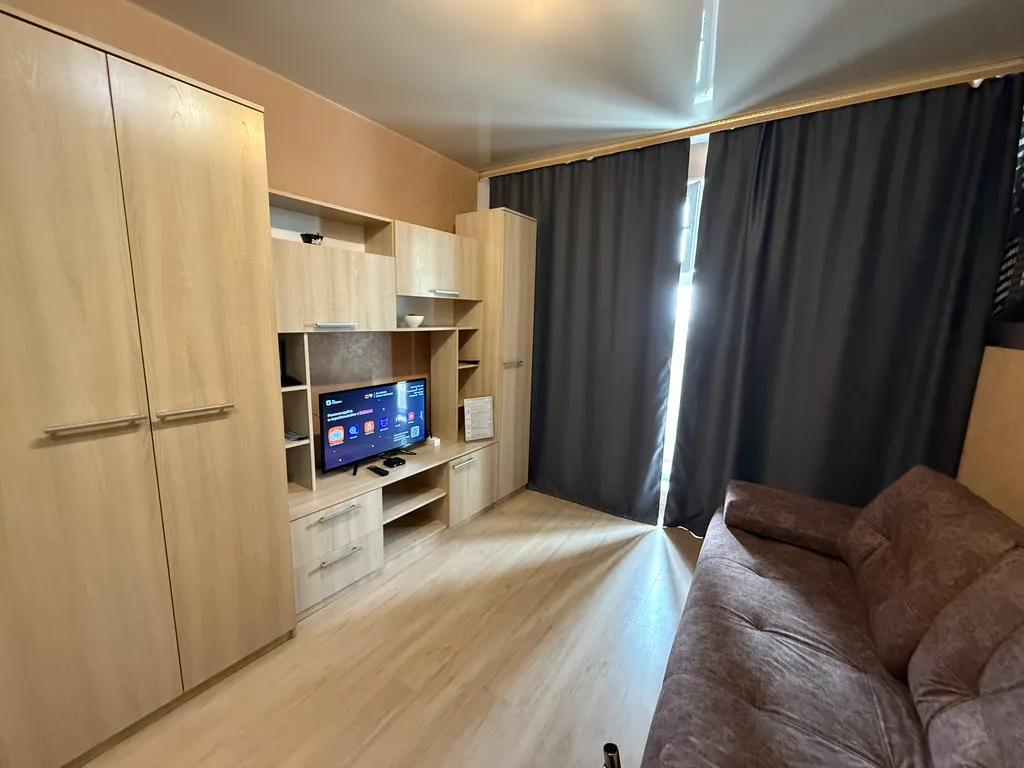 Студия - диван, стиралка, холодильник, СВЧ, водонагреватель