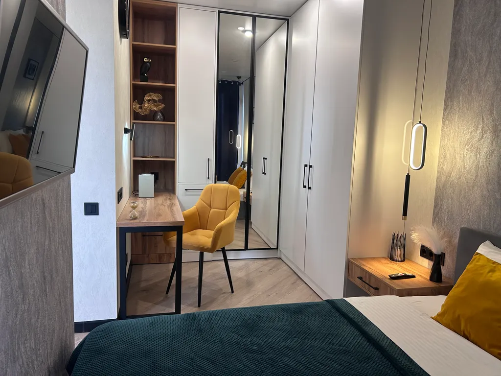 Современная студия с террасой