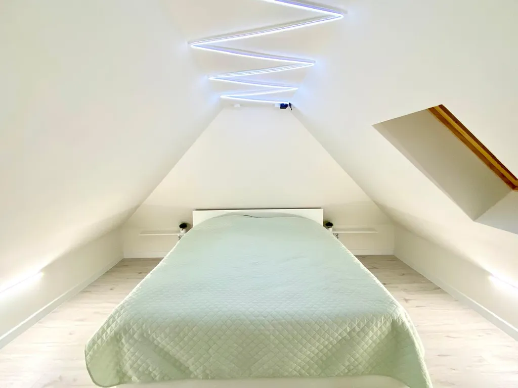 Коттедж Дом с бассейном и своей территорией — Бжид