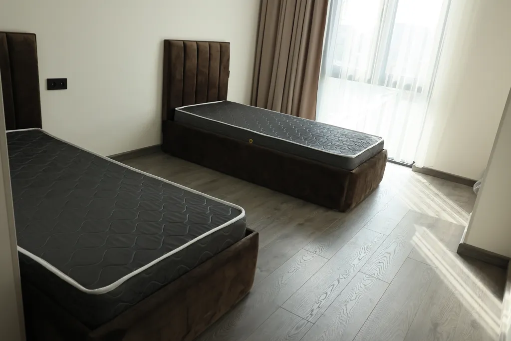 Солнечный 2-комнатный лофт с балконом у Французского университета