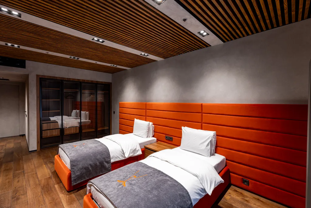 Проживание на дизайнерской вилле с посещением локаций клуба