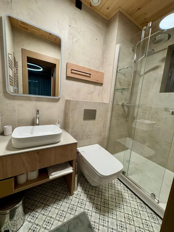 Коттедж Комфортный современный дом в горах Алтая ждет вас. — Озёрное