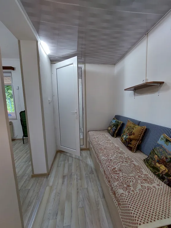 Полноценный номер-студия на границе леса до 4 человек