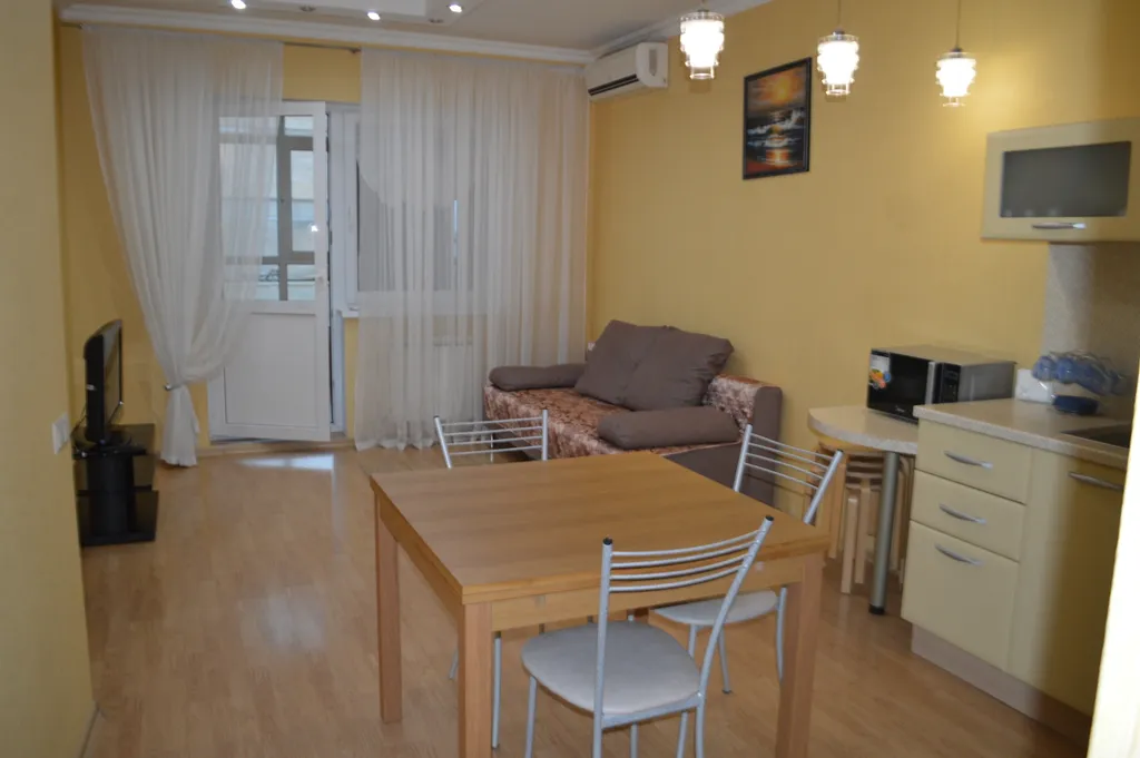 Просторная квартира — аренда посуточно в Адлер