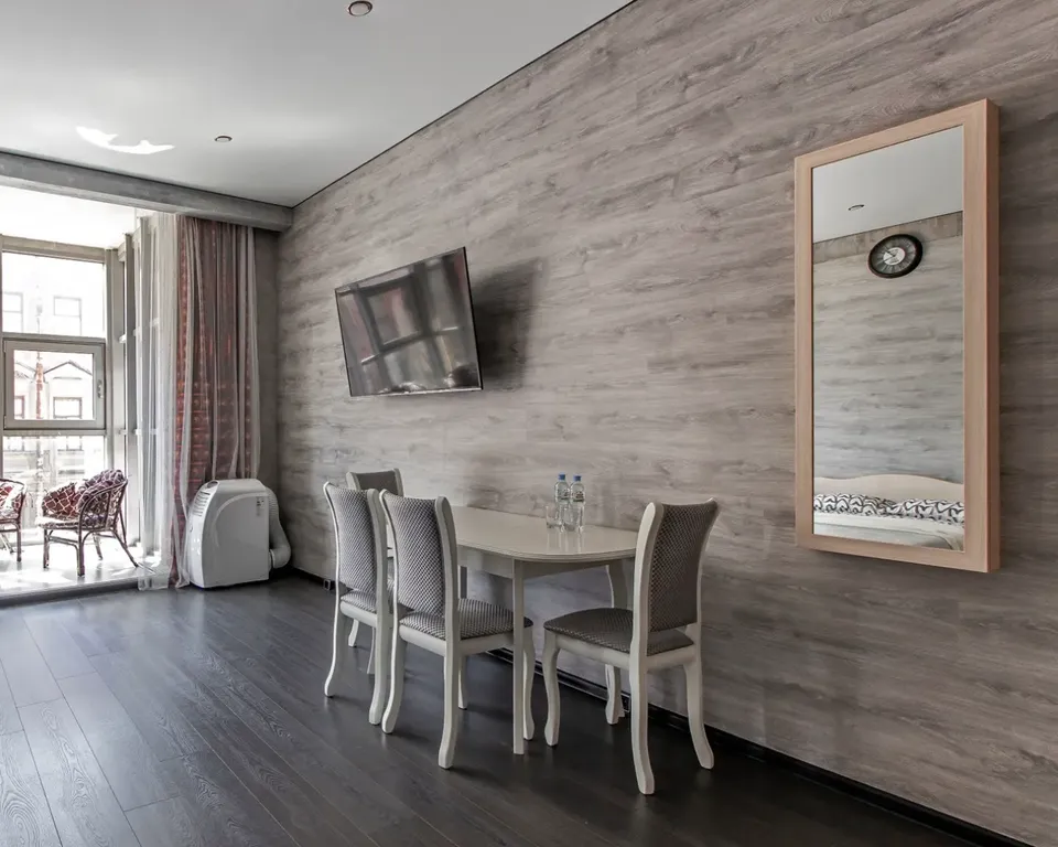 Дизайнерская двухуровневая квартира на Невском