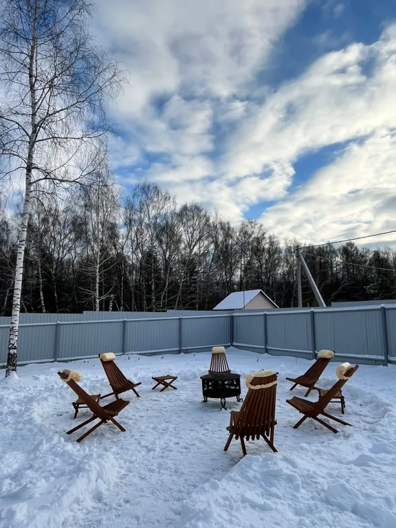 Дом в стиле Барнхаус на берегу реки Ока