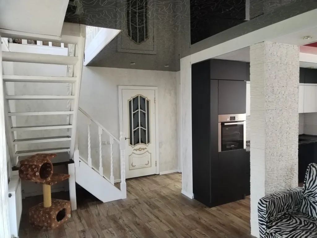 Уютный загородный дом у озера, с баней, для отдыха и праздника