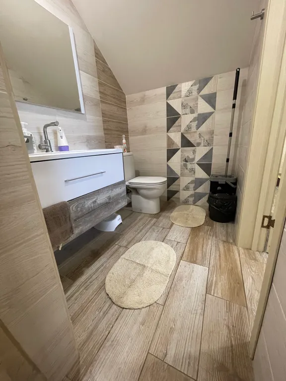 Просторный четырехкомнатный таунхаус на Банном