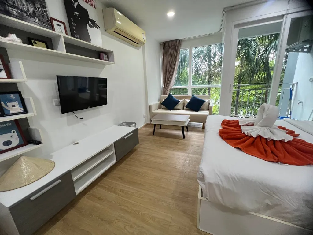 Ката Студия  после ремонта с отличным видом на сад в Ozone