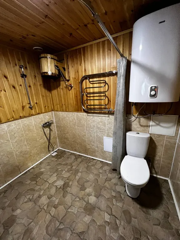 Коттедж Уютный коттедж на берегу озера — Луга