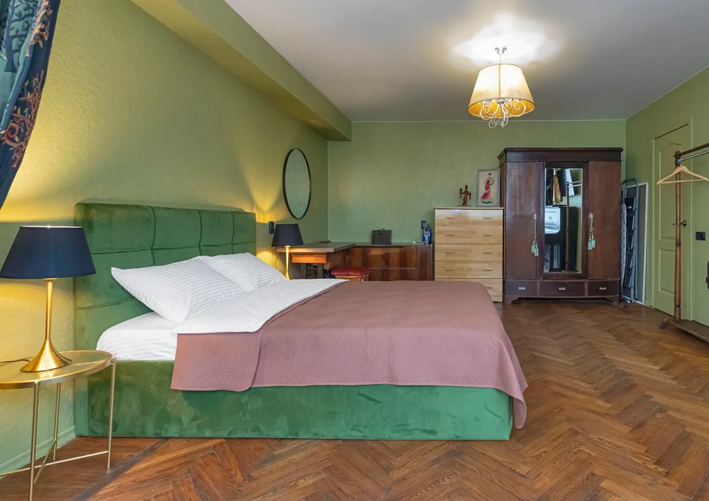 Стильная 1-комнатная квартира в центре с видом на море