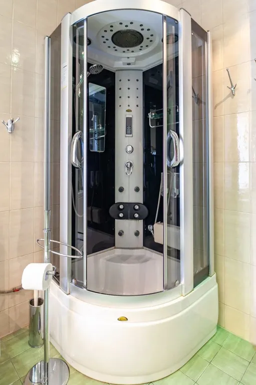 Дом с бассейном и сауной