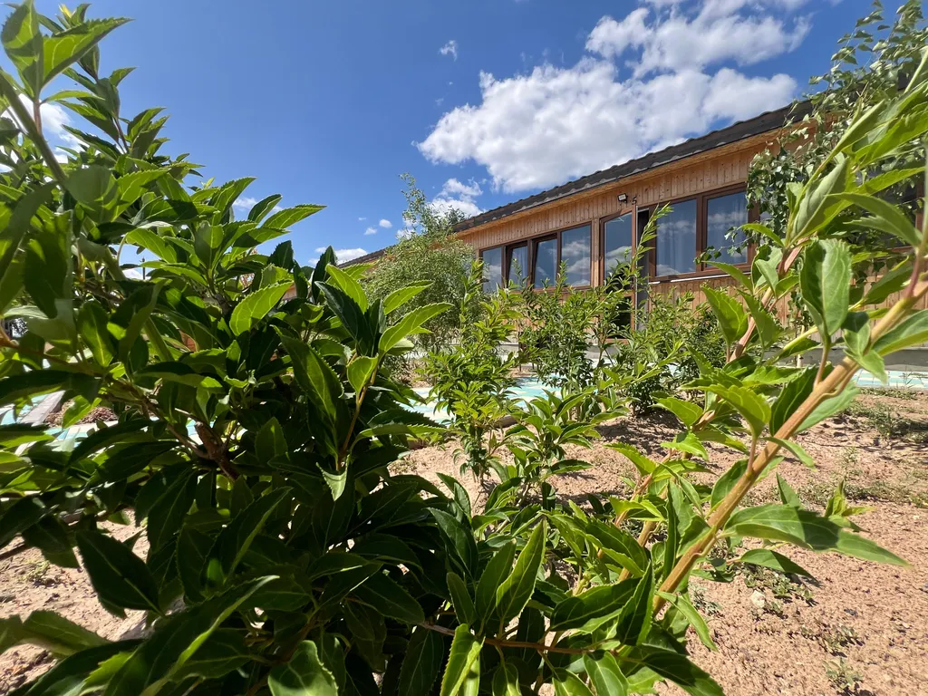 Домик на берегу реки