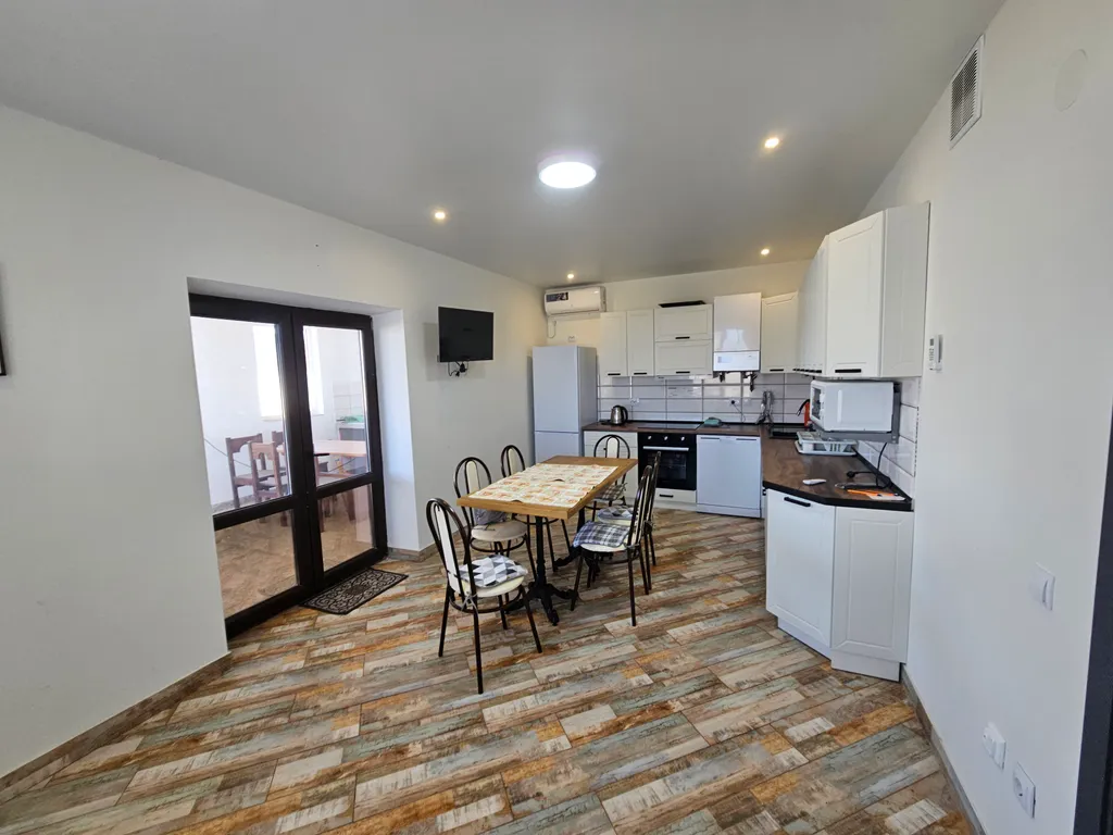 Коттедж Вилла с видом на море на 7-11 персон — Новоотрадное