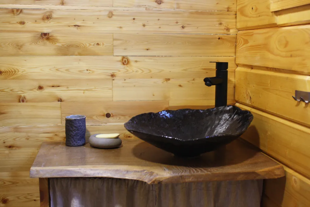 Домик в лесу на берегу Плещеева Озера