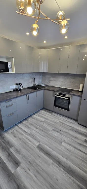 Квартира Новая и светлая двухкомнатная квартира — Хабаровск