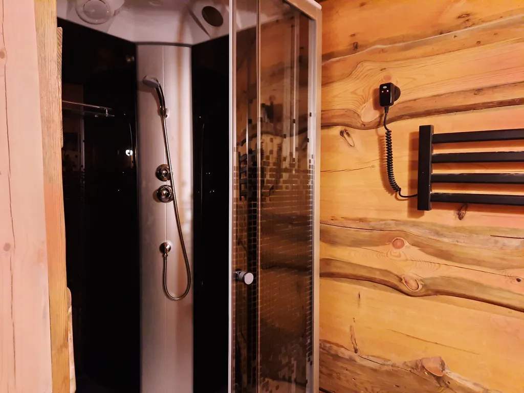 Дом с амбаром 1903. Старинный дом на 8-9 человек в самом центре. Сауна